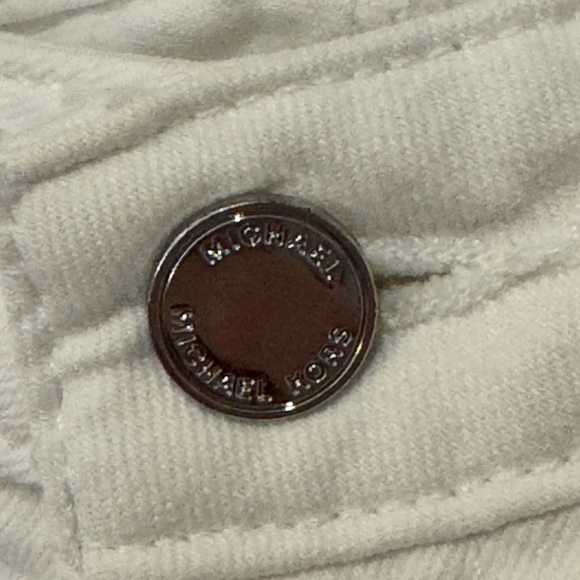 Michael Kors Women's Cream Skinny Jeans with side zippers - Picture 3 of 8